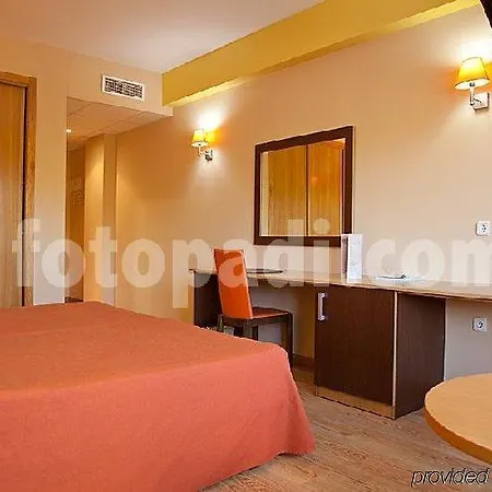 Hotel Plaza 3*