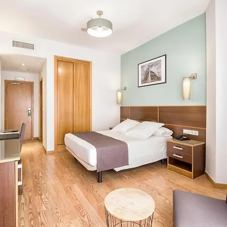 Plaza Hotel 3*