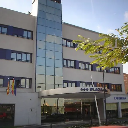 プラザ ホテル 3*