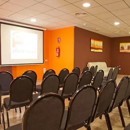 מלון Plaza 3*