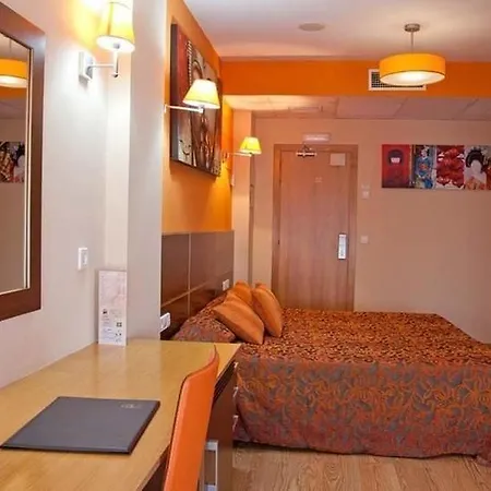 Plaza 3* אלאקאס