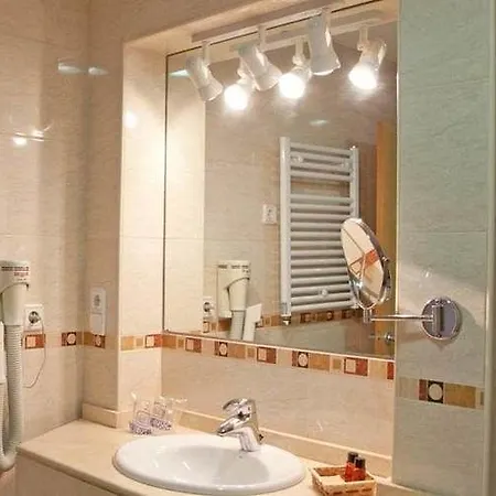 Hotel Plaza 3*